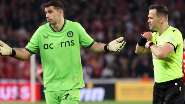 Foto - Sahalarda ender görülen olay! 2 sarı karta rağmen atılmadı! İşte nedeni