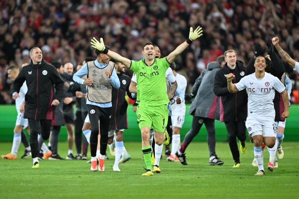 Foto - Sahalarda ender görülen olay! 2 sarı karta rağmen atılmadı! İşte nedeni