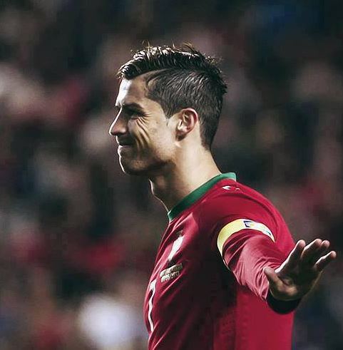 Foto - Sahaya dalan taraftar Ronaldo'yu şekilden şekle soktu