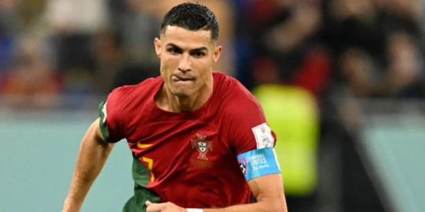 Foto - Sahaya dalan taraftar Ronaldo'yu şekilden şekle soktu