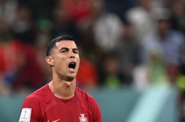 Foto - Sahaya dalan taraftar Ronaldo'yu şekilden şekle soktu
