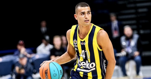 Foto - Sahaya yabancı cisim atılmıştı! Fenerbahçe’den o oyuncu için açıklama geldi: Görme kaybı var!