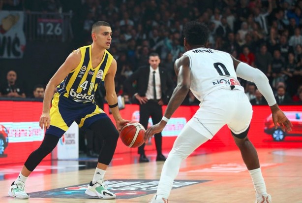 Foto - Sahaya yabancı cisim atılmıştı! Fenerbahçe’den o oyuncu için açıklama geldi: Görme kaybı var!