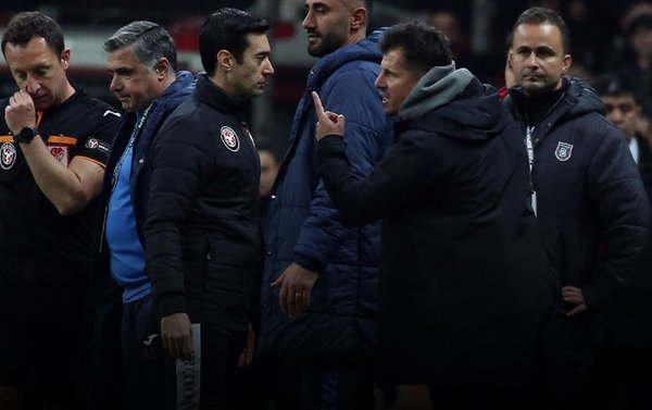 Sahayı birbirine kattı! Emre Belözoğlu kırmızı kart gördü