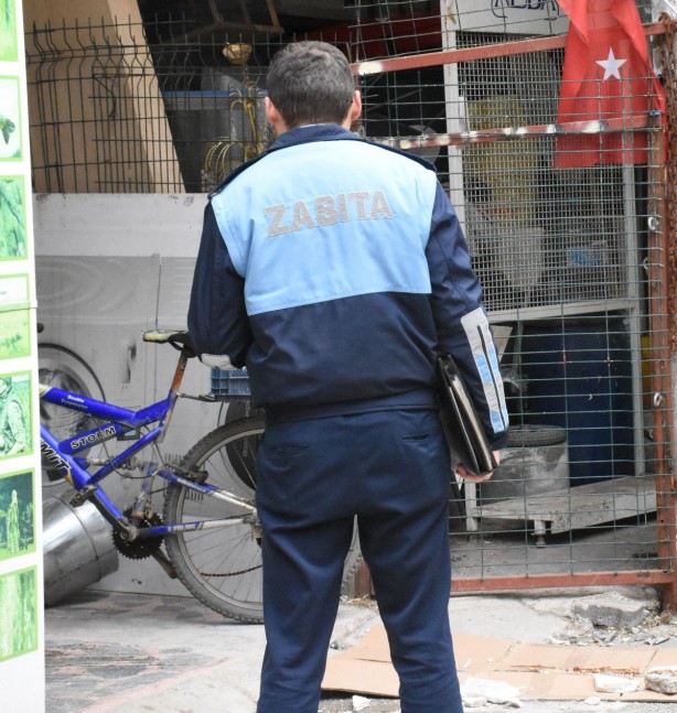 Foto - Sahibi ölen dükkanı fareler bastı