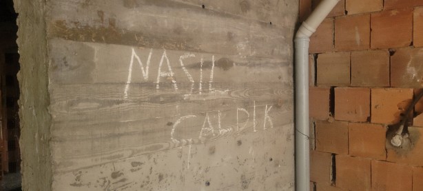 Foto - Sahibi ve çalışanlar şaşkın! Hırsızlar öyle bir not bıraktı ki…