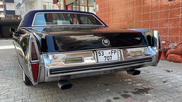 Foto - Sahibi yine de vermedi! Klasik arabaya inanılmaz teklif