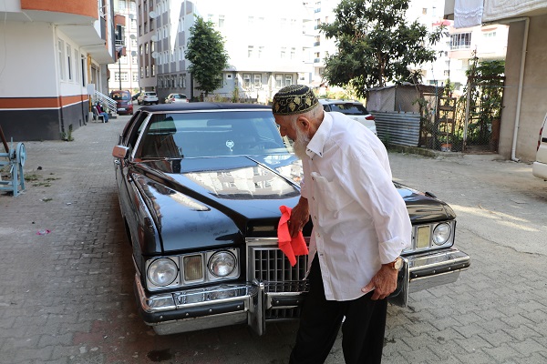 Foto - Sahibi yine de vermedi! Klasik arabaya inanılmaz teklif