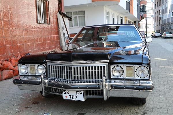 Foto - Sahibi yine de vermedi! Klasik arabaya inanılmaz teklif