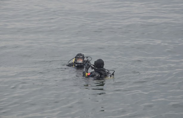 Foto - Sahilde bulunan kadın giysileri, polisi harekete geçirdi