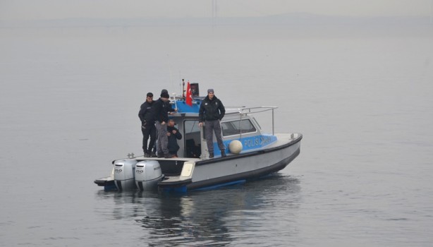 Foto - Sahilde bulunan kadın giysileri, polisi harekete geçirdi