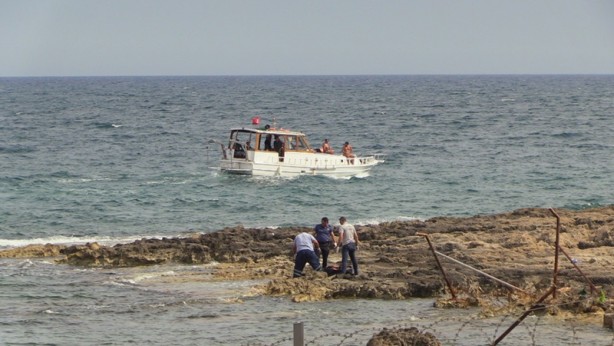 Foto - Sahilde erkek cesedi bulundu