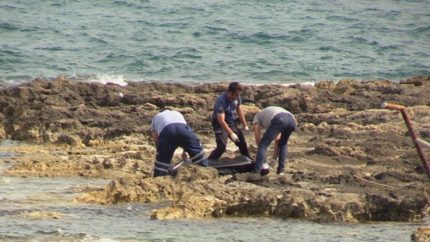 Foto - Sahilde erkek cesedi bulundu