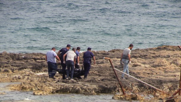 Foto - Sahilde erkek cesedi bulundu