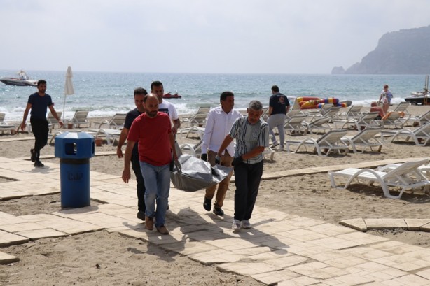 Foto - Sahilde kadın cesedi bulundu