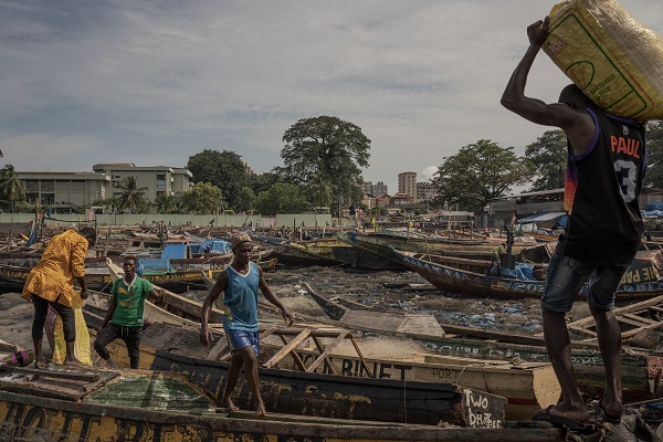 Foto - Sahildeki çöpler sağlığı tehdit ediyor