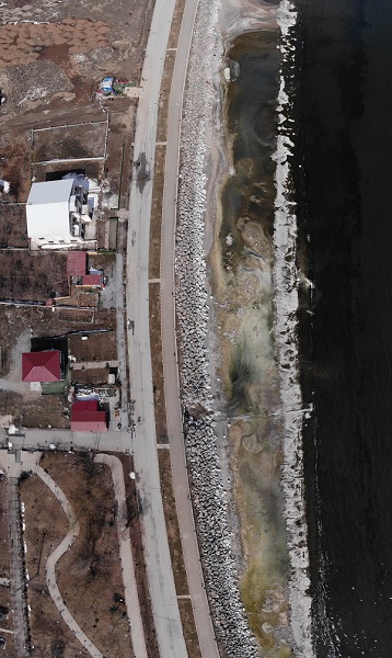 Foto - Sahile gelenler hayatlarının şokunu yaşıyor | Van Gölü'ndeki çekilme uzaydan görüntülendi! 