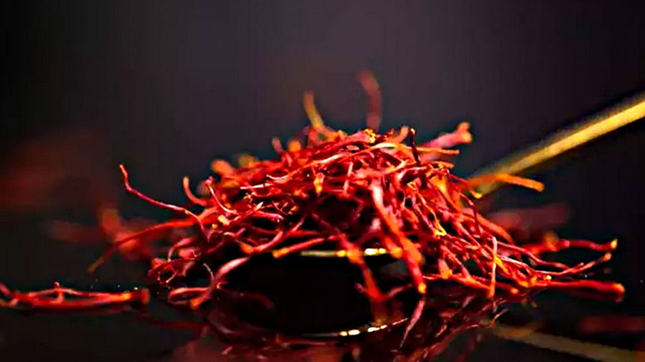 Şahin gibi keskin gözlerin sırrı bu baharatta! Büyüyen tehlike karşısında meğer görme kabiliyetini artırıyormuş