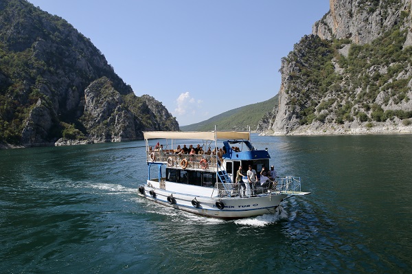 Foto - Şahinkaya Kanyonu ziyaretçi akınına uğradı