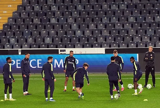 Foto - Saint-Gilloise'nın uçaktaki hali yok artık dedirtti! Herkes şaşırdı: Saatler kala ortaya çıktı...