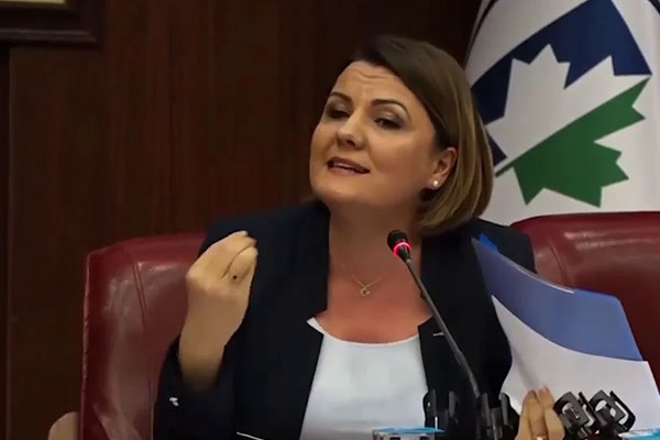 Foto - Şaka gibi anket: Vatandaşa yardımı kesen CHP'liyi birinci yaptılar