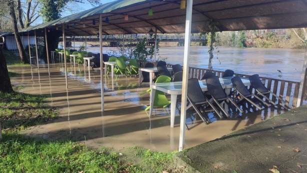 Foto - Sakarya Nehri taştı, her şey, her yer sular altında kaldı! Akılalmaz görüntü şok etti