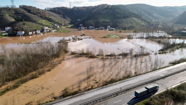 Foto - Sakarya Nehri taştı, her şey, her yer sular altında kaldı! Akılalmaz görüntü şok etti