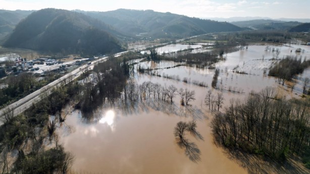 Foto - Sakarya Nehri taştı, her şey, her yer sular altında kaldı! Akılalmaz görüntü şok etti