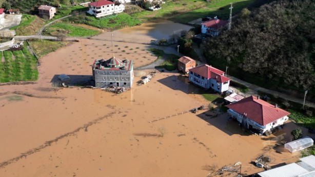 Sakarya Nehri taştı, her şey, her yer sular altında kaldı! Akılalmaz görüntü şok etti