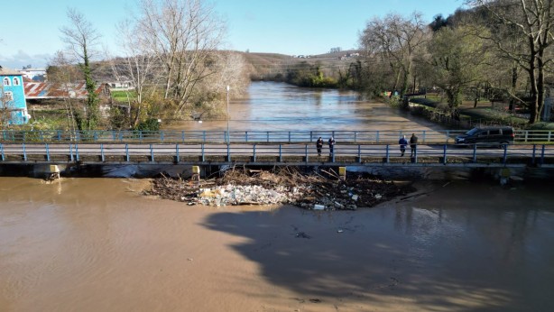 Foto - Sakarya Nehri taştı, her şey, her yer sular altında kaldı! Akılalmaz görüntü şok etti