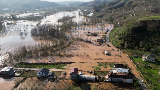 Foto - Sakarya Nehri taştı, her şey, her yer sular altında kaldı! Akılalmaz görüntü şok etti