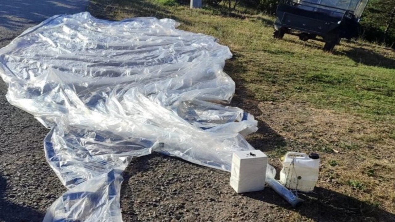 Foto - Sakarya’da gökyüzünden süzüle süzüle düştü! Kimse ne olduğunu bilmiyor