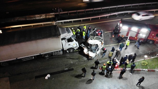 Foto - Sakarya'da katliam gibi kaza! Ortalık savaş alanına döndü!