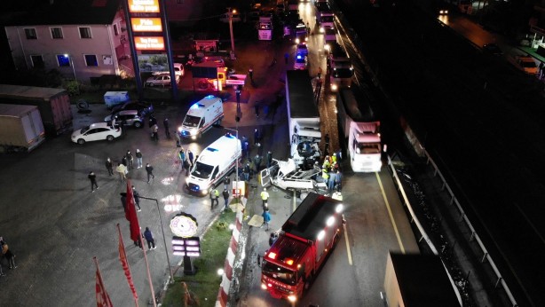 Foto - Sakarya'da katliam gibi kaza! Ortalık savaş alanına döndü!