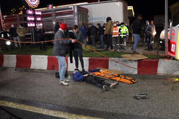 Foto - Sakarya'da katliam gibi kaza! Ortalık savaş alanına döndü!