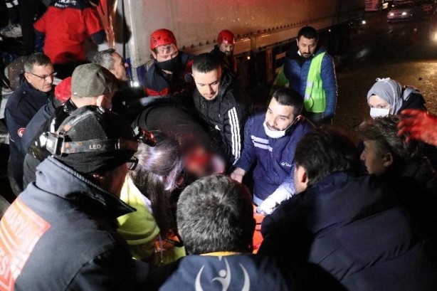 Foto - Sakarya'da katliam gibi kaza! Ortalık savaş alanına döndü!