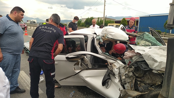 Foto - Sakarya'da korkunç kaza! Yaralılar var