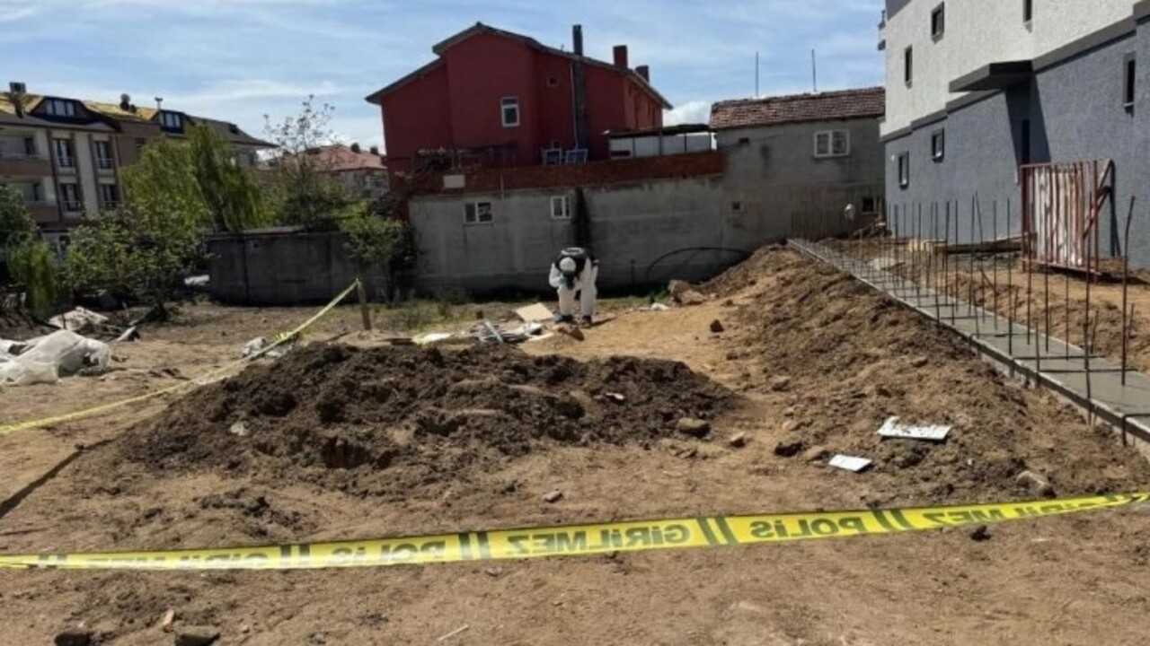 Foto - Sakarya’da korkutan görüntü! İşler inşaat kazısında buldu