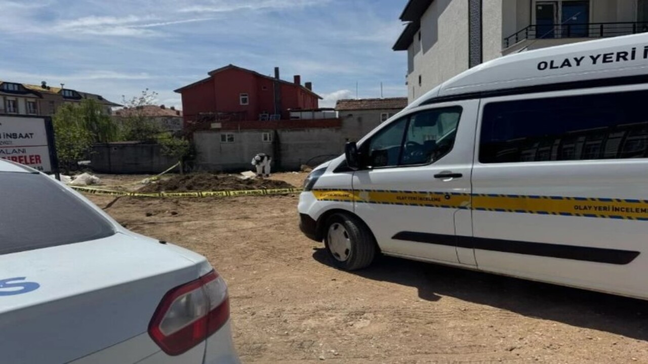 Foto - Sakarya’da korkutan görüntü! İşler inşaat kazısında buldu