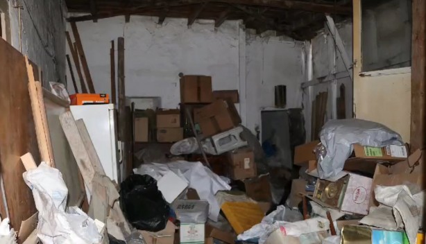 Foto - Sakarya'da şok eden ev! 4 ton çöp çıktı