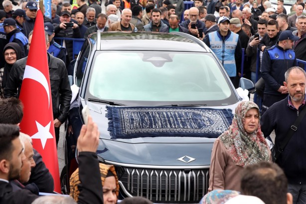 Foto - Sakarya'da TOGG heyecanı! Vatandaşlar yoğun ilgi gösterdi