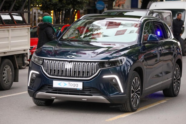 Sakarya'da TOGG heyecanı! Vatandaşlar yoğun ilgi gösterdi
