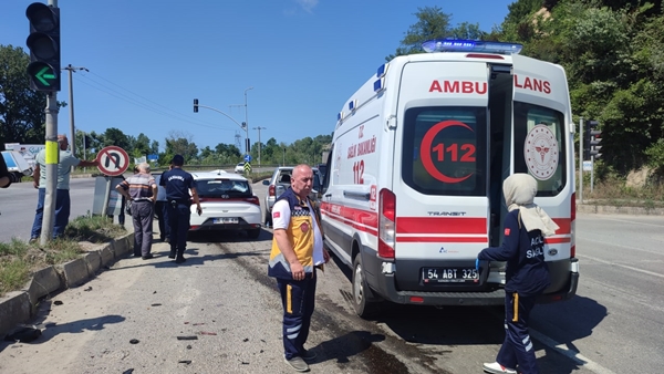 Foto - Sakarya'da trafik kazası: Yaralılar var