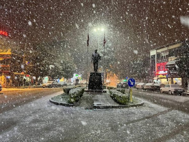 Foto - Sakarya'da yağan kar, kartpostallık manzaralar oluşturdu