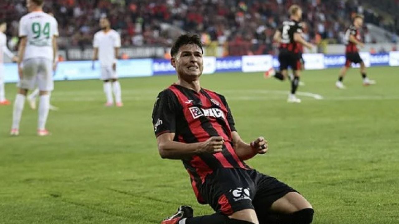 Foto - Sakatlığı sebebiyle 3 maçı kaçırmıştı! Osimhen gol krallığı yarışında yine zirvede