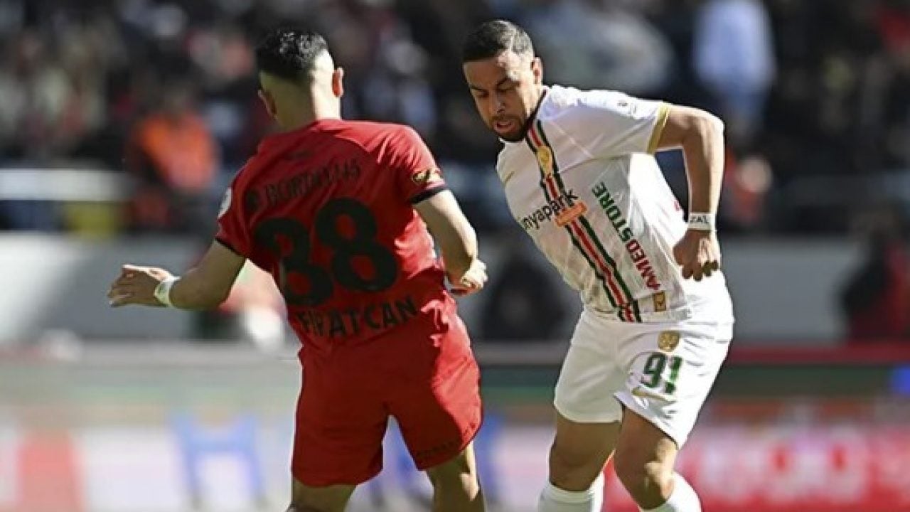 Foto - Sakatlığı sebebiyle 3 maçı kaçırmıştı! Osimhen gol krallığı yarışında yine zirvede