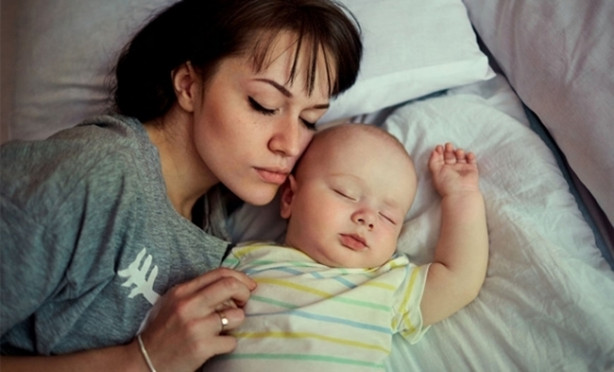 Foto - Sakın bebeğinizle uyumayın! Kişilik bozukluğuna yol açıyor!