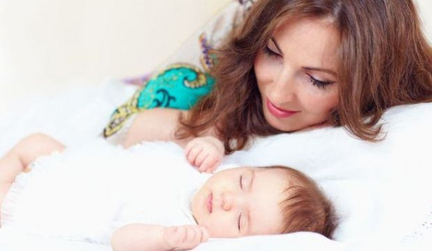 Foto - Sakın bebeğinizle uyumayın! Kişilik bozukluğuna yol açıyor!