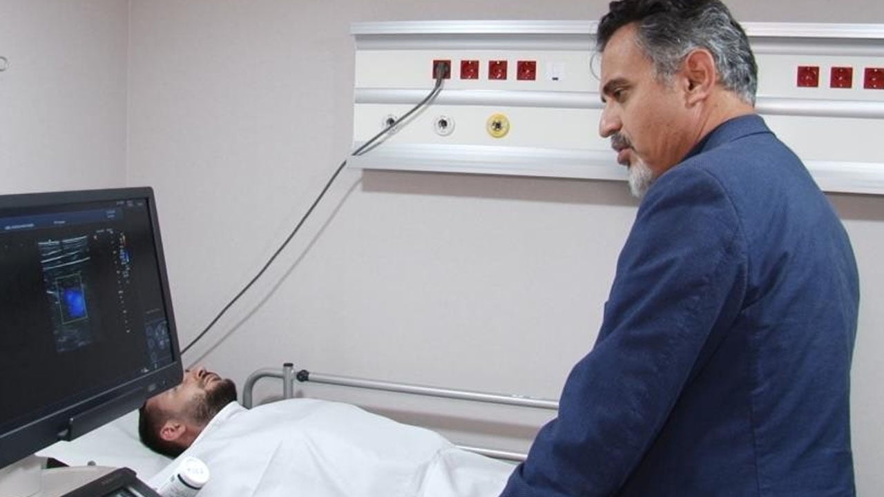 Sakın bu belirtiyi ihmal etmeyin... Bacaklarda gizli varise aman dikkat edin: Kalp ve böbrek yetmezliğine kadar....