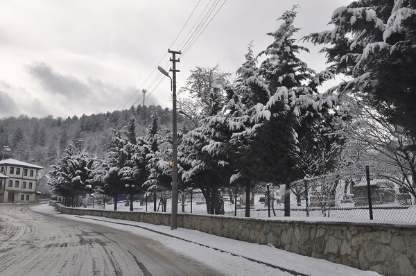 Foto - Sakin şehir beyaza büründü! Ortaya tabloluk manzaralar çıktı